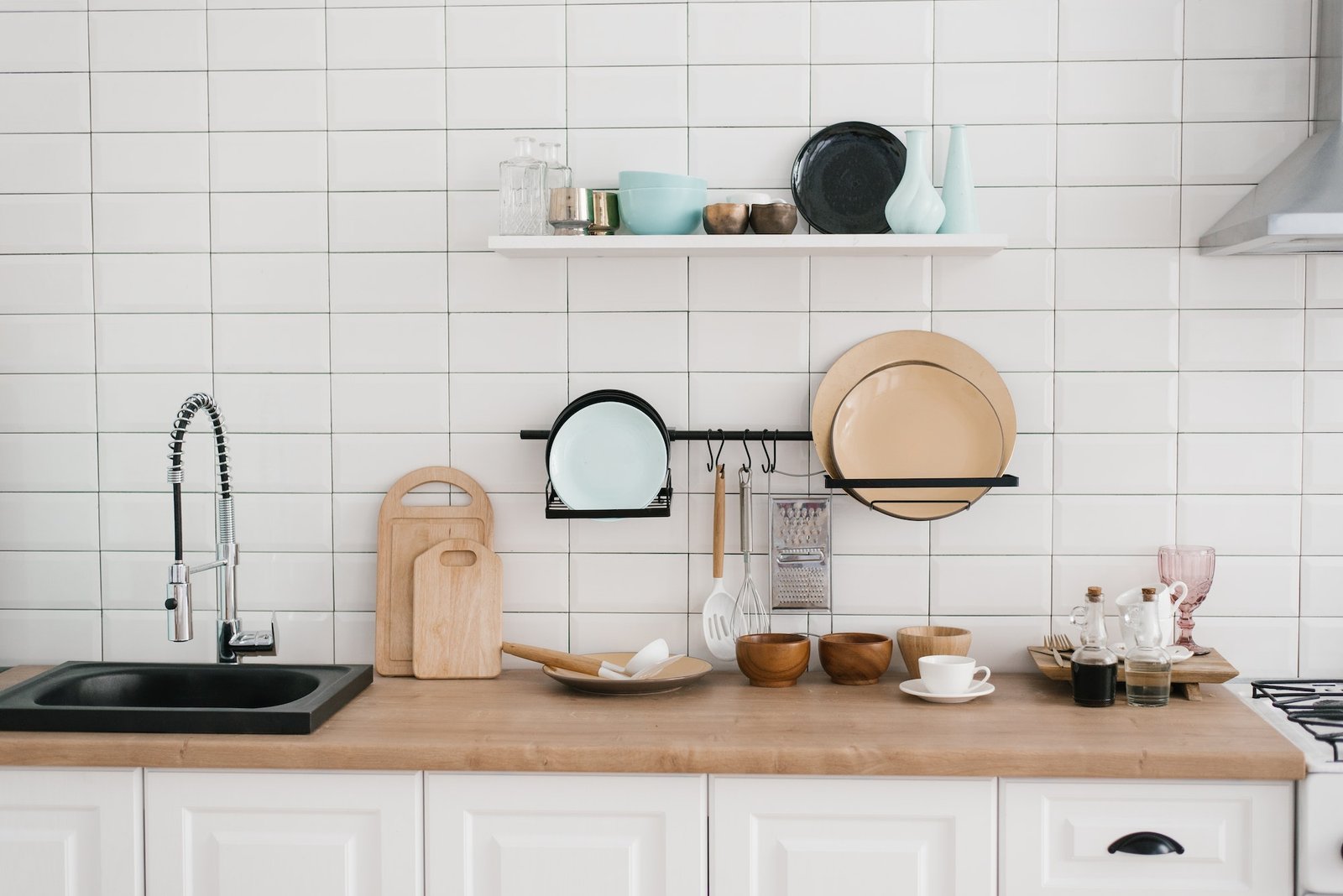 kitchen-utensils-and-utensils-in-the-bright-white-wooden-kitchen-1